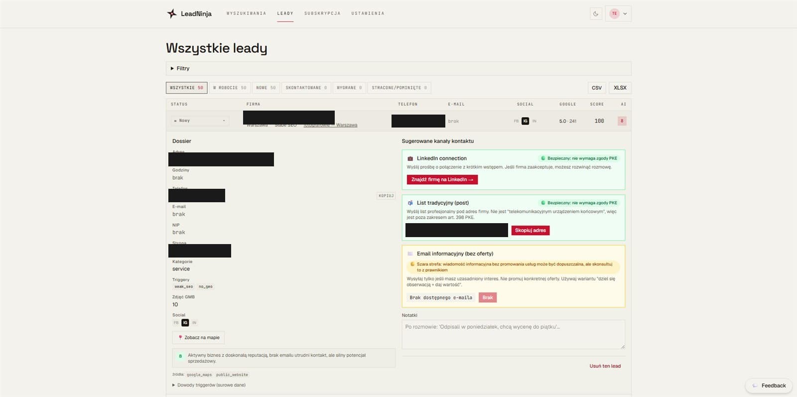 Panel LeadNinja z dossier leada, oceną AI, statusami i sugerowanymi kanałami kontaktu; dane firm zamazane